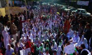سندھ اور پنجاب میں پیرا میڈیکل اسٹاف کا احتجاج، مریض دربدر