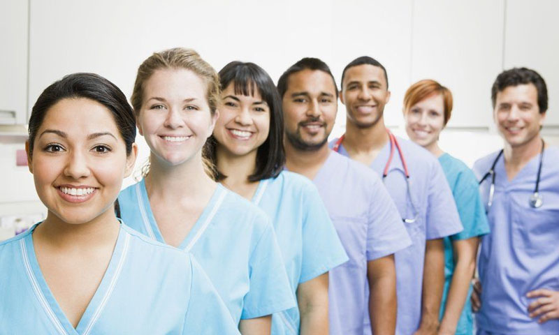 طبی عملے کے لیے برطانوی قوانین میں نرمی کا فیصلہ | urduhumnews.wpengine.com