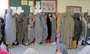 خیبرپختونخوا: ووٹ پول کرنے والی خواتین کا تناسب تین ادوار کی نسبت زیادہ| urduhumnews.wpengine.com