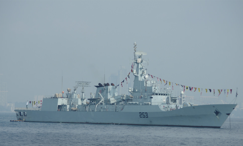 پاک بحریہ کا جہاز تربیتی مشقوں کے لیے عمان پہنچ گیا | urduhumnews.wpengine.com