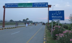 لاہور: مال روڈ پر تھوکنے کا جرمانہ ایک ہزار روپے | urduhumnews.wpengine.com
