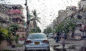 کراچی: ہلکی بارش اور بوندا باندی شروع ہو گئی