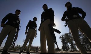 کراچی: نیا سال، جرائم کی وارداتوں میں اضافہ، پولیس تماشائی