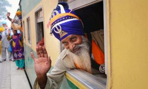 سکھ یاتری واپس روانہ، اسٹیشن پرسکھ مسلم دوستی کے نعرے | urduhumnews.wpengine.com