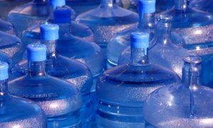 منرل واٹر کیس: صرف دو کمپنیوں کو پانی فروخت کرنےکی اجازت | urduhumnews.wpengine.com