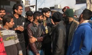 پی ایس ایل 4 کے میچ کراچی منتقل ہونے پر لاہوریوں کی رائے