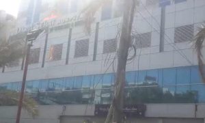 کراچی: دارالصحت اسپتال کی پہلی منزل پر آگ لگ گئی