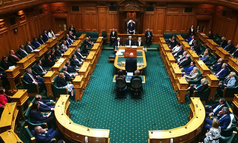 نیوزی لینڈ: نیم خودکار ہتھیاروں پر پابندی کا بل پارلیمنٹ میں منظور