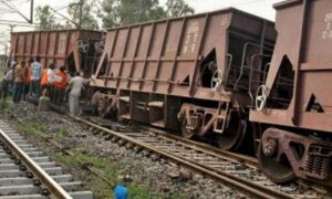 زاہدان سے کوئٹہ جانے والی ٹرین کو حادثہ، 6 بوگیاں پٹری سے اتر گئیں