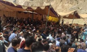 بلوچستان دھماکے کے خلاف کوئٹہ بائی پاس پر دھرنا