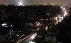 کراچی: بجلی کی غیر اعلانیہ بندش نے زندگی اجیرن کردی
