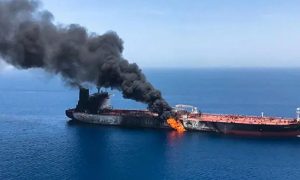 تیل بردار نارویجن جہاز فرنٹ آلٹیئر کو وہاں سے نکالنے اور کھینچنے کے دوران ایرانی کشتیوں‌ نے باقاعدہ مزاحمت کی تھی۔
