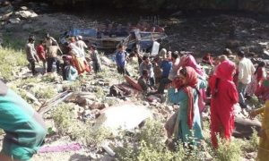 مقبوضہ کشمیر میں بس حادثہ: 33 ہلاک 6 زخمی