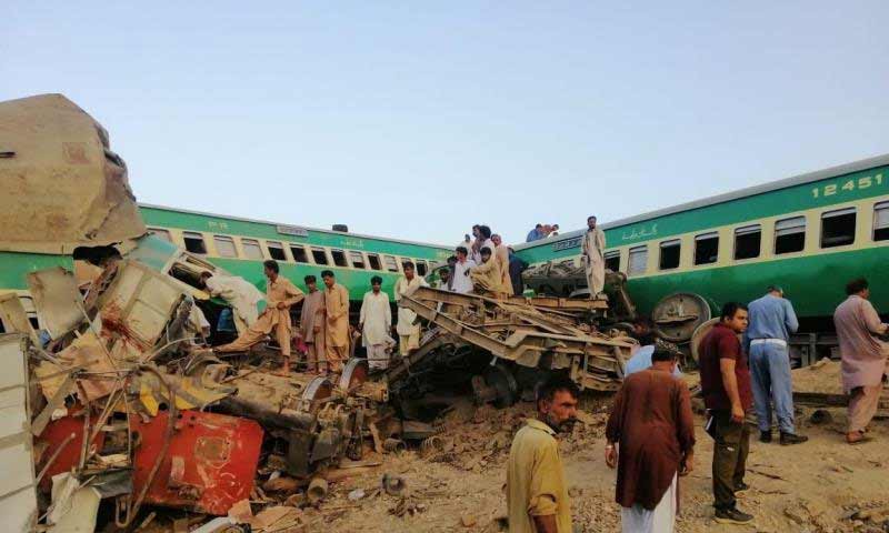رحیم یارخان حادثہ: ٹریک بحال نہ ہوسکا، ٹرینیں تاخیر کا شکار