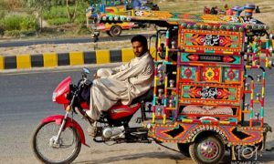 لاہور: 29 غیر قانونی چنگچی باڈی بنانے والی فیکٹریاں سیل، 8 افراد گرفتار