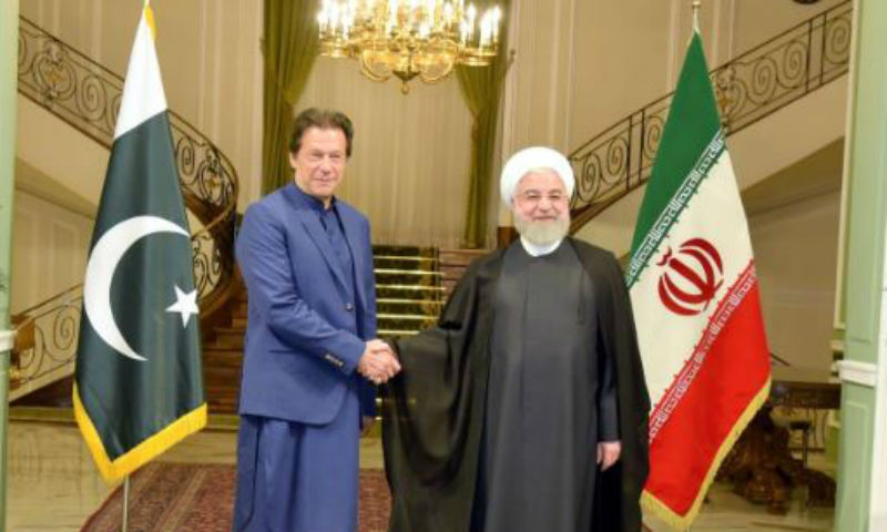 پاکستان ایران کے ساتھ دو طرفہ تعلقات کو انتہائی اہمیت دیتا ہے، وزیراعظم