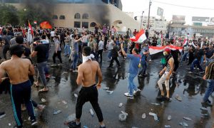 عراق: پر تشدد مظاہروں کے بعد بغداد میں غیر معینہ مدت کا کرفیو نافذ کردیا گیا
