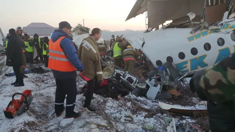 رہائشی عمارت پر طیارہ گرنے سے 9 افراد ہلاک