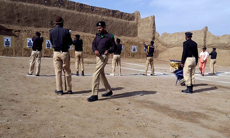 حکومت سندھ: اناڑی پولیس اہلکاروں کو خصوصی تربیت دلائے گی