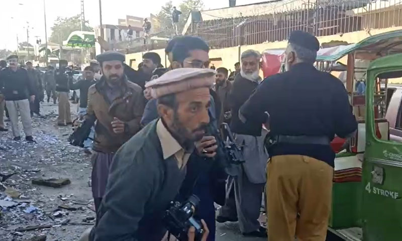 پشاور ہائی کورٹ کی پارکنگ میں دھماکہ، تین افراد زخمی