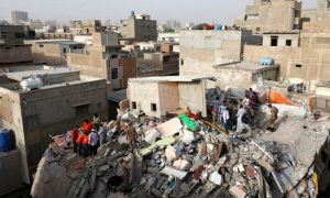 کراچی: عمارت گرنے سے 15 افراد جاں بحق، ریسکیو آپریشن جاری