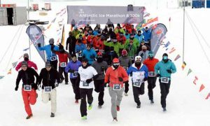سوات میں برفباری اور میراتھن ریس