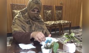 پاکستانی ذہین طالبات نے پلاسٹک بیگ سے گریس تیار کرلی