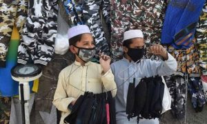 کراچی: گھر سے نکلنے کیلئے فیس ماسک پہننا لازمی قرار
