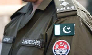 کورونا: لاہور پولیس ایس او پیز پر عمل درآمد کرانے کیلیے متحرک