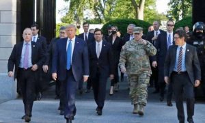صدرٹرمپ کے ساتھ چہل قدمی پر امریکی جنرل کی معذرت