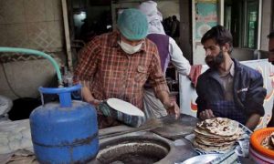 لاہور کے نان بائیوں کا روٹی مہنگی کرنے کا اعلان