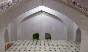 زمین میں دھنسے والی مسجد
