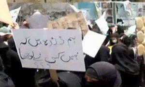 کراچی: سیلون اور بیوٹی پارلر سے وابستہ خواتین کا احتجاج