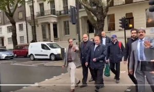 نواز شریف کی چہل قدمی پر لندن پولیس کو شکایت