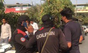 لاہور میں مبینہ پولیس مقابلہ، فائرنگ سے طالبہ جاں بحق ،3 ڈاکو گرفتار
