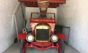 ایک صدی پرانی آگ بجھانے والی گاڑیاں