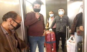 کراچی ائرپورٹ کی لفٹ خراب، غیر ملکی مسافر پھنس گئے
