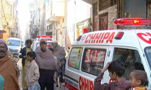 کراچی: محمود آباد آتشزدگی، جاں بحق افراد کی تعداد چار ہو گئی