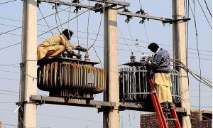 کراچی کا بڑا حصہ بجلی سے محروم