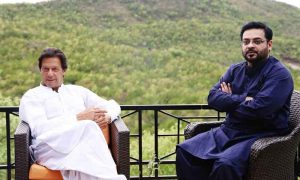 عمران خان کو اعتماد کا ووٹ ملنے پر عامر لیاقت کی نعت  