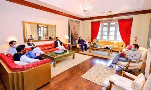وزیر اعظم کورونا سے بیمار، ساتھیوں کے ساتھ اہم اجلاس