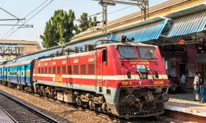 یقین کریں: بھارت، گائے کو بچانے والی ٹرین 35 کلو میٹر تک الٹی چلتی رہی
