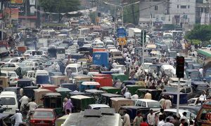 پاکستان: مختلف شہروں میں احتجاج: شاہراہیں بند، ٹریفک شدید متاثر