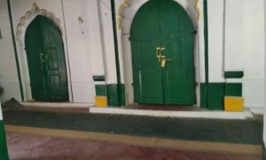 بھارت: لکھنؤ، 100 سالہ تاریخی قدیم مسجد شہید کردی گئی
