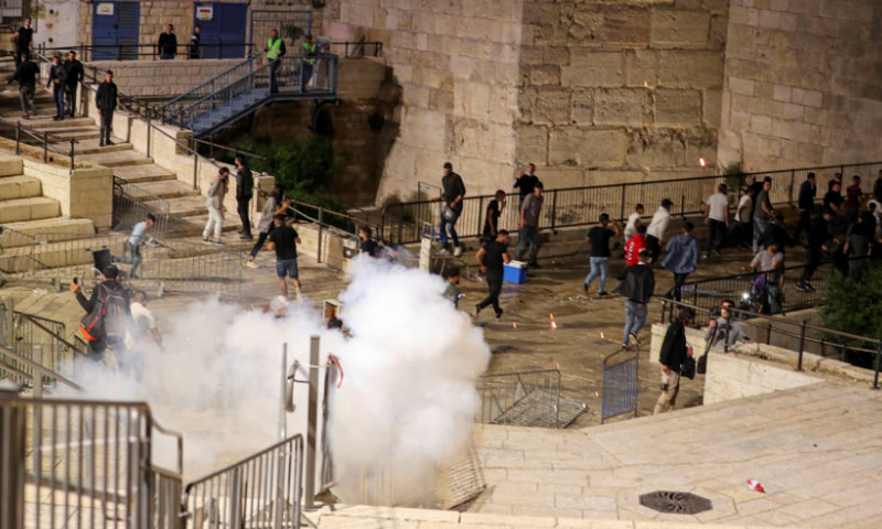 بیت المقدس: جھڑپوں میں 300 زخمی، اقوام متحدہ کا اسرائیل کو مشورہ