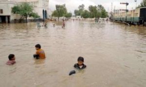 سکھر میں طوفانی سے بارش نے تباہی، چھتیں گرنے سے خاتون جاں بحق، 22 افراد زخمی