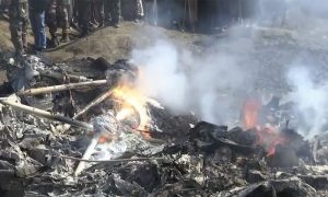 بھارتی فوج کا ہیلی کاپٹر مقبوضہ جموں و کشمیر میں گر کر تباہ