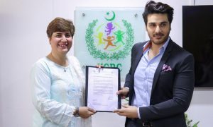 این سی آر سی: حقوق پاکستان پروجیکٹ کیلیے اداکار احسن خان سفیر برائے خیر سگالی مقرر