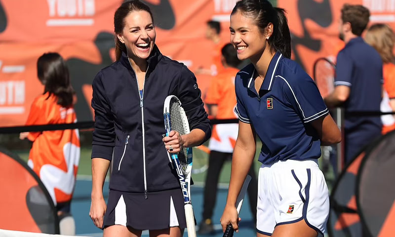 برطانوی شہزادی کا چیمپئین کو منفرد خراج تحسین: کیٹ نے ایما کے ساتھ ٹینس کھیلی
