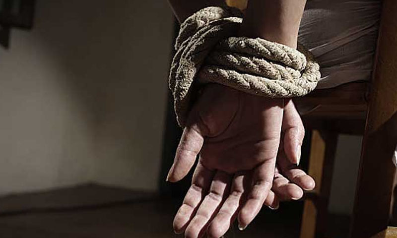 شارٹ ٹرم کڈنیپنگ: مغوی تھانے کی چھت سے بازیاب، سب انسپکٹر گرفتار